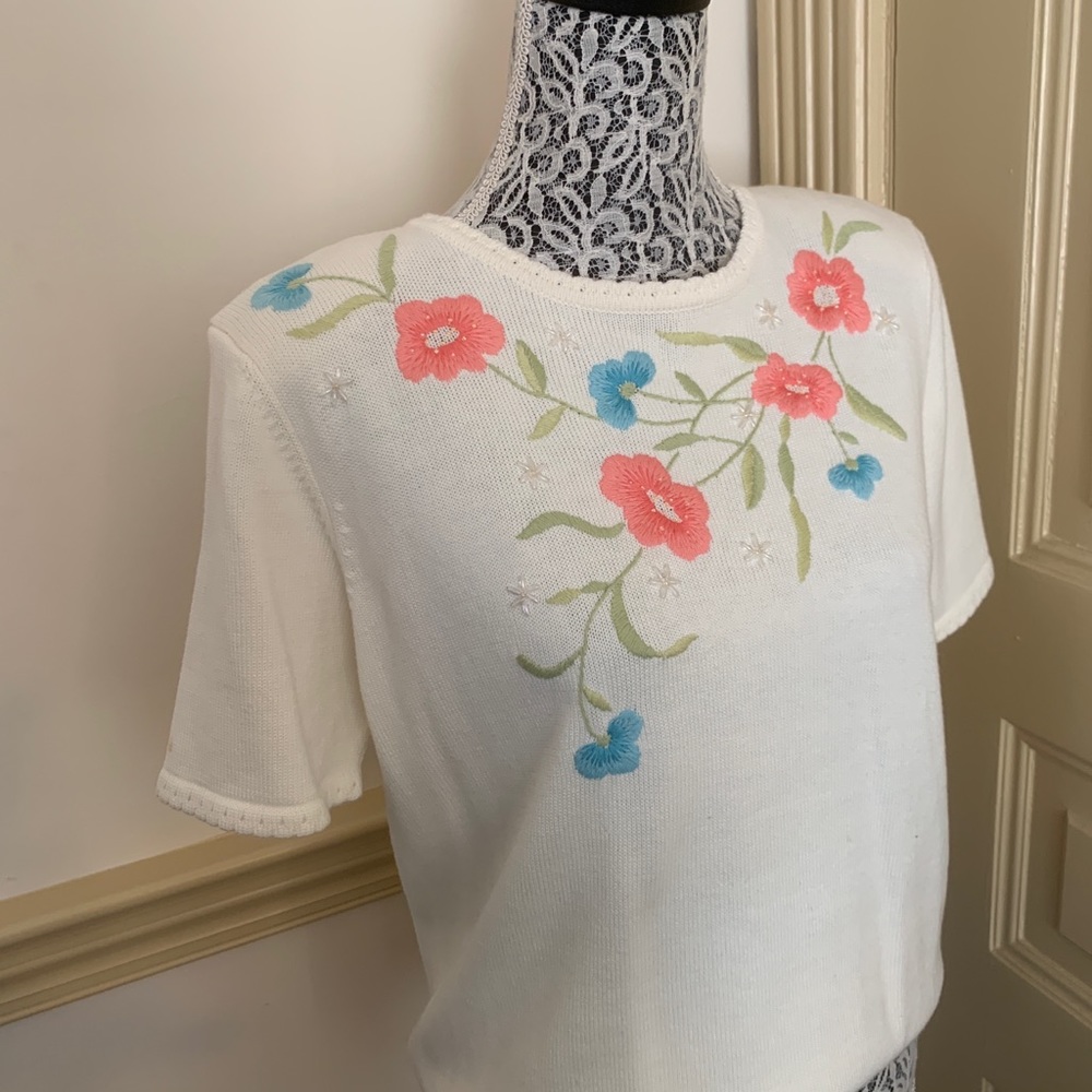 Vintage Cream Short Sleeve Cottagecore Floral Sweater SZ M - Picture 11 of 16